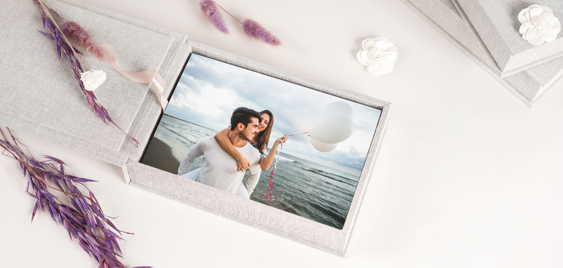 Zaręczynowe zdjęcia z pudełkiem