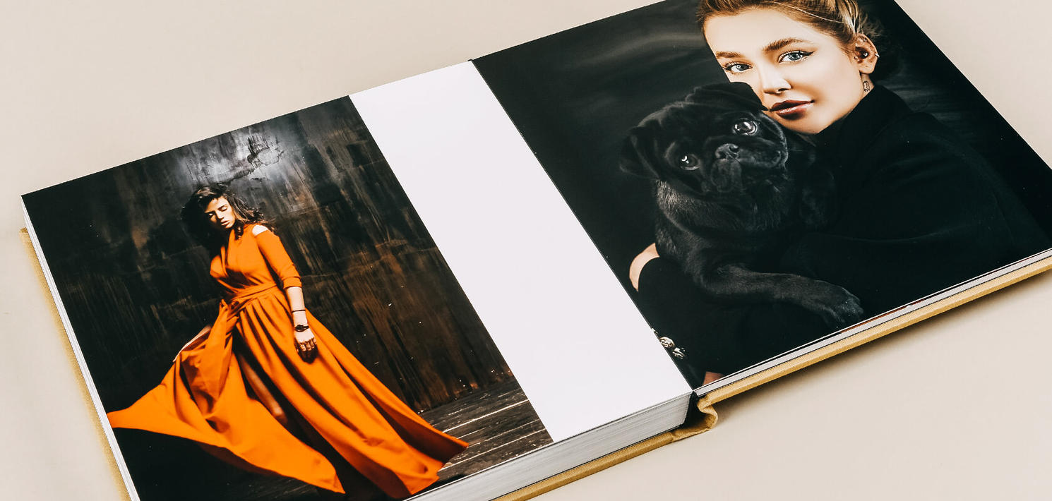 The Online Designer is a simple tool that allows you to efficiently design a photo album