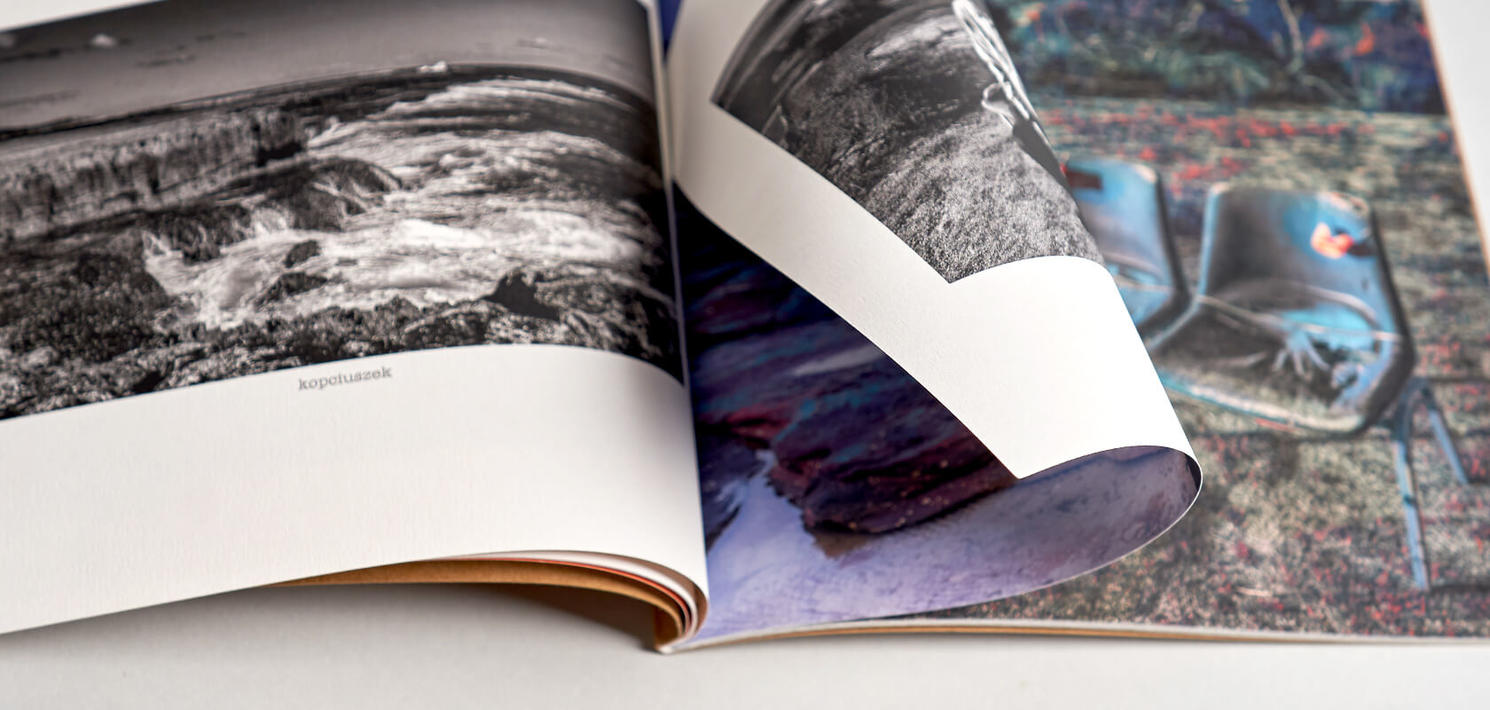 Soft cards with two-sided printing in online photo book