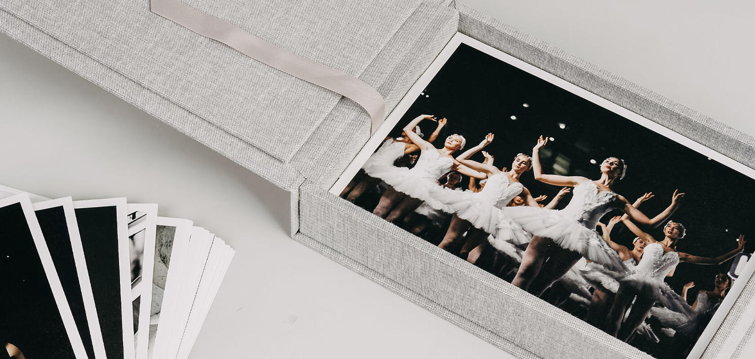 Complement order with a personalized matching box for prints