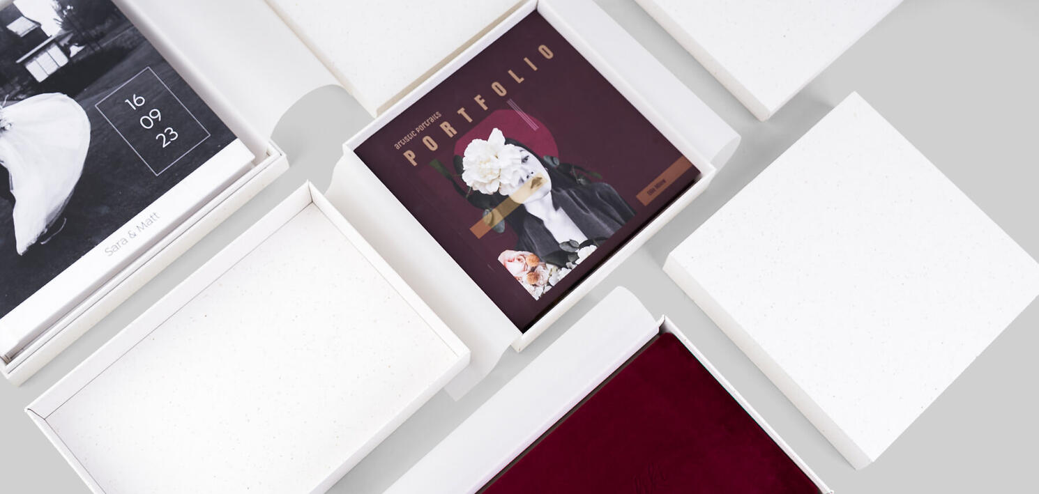 Packaging for photo books in sizes: 20x20 cm, 30x20 cm, 25x25 cm, and 30x30 cm.